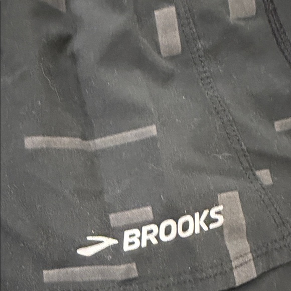Brooks Large Women's Black Patterned Athletic Shorts - Picture 2 of 4